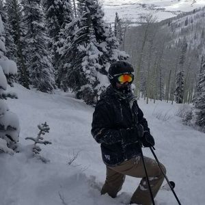 Meet your Posher, Gregory